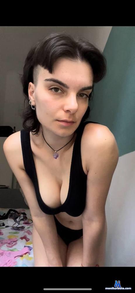lovelykortni camsoda livecam performer profile