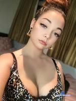 sophiiejay Camsoda livecam show performer room profile