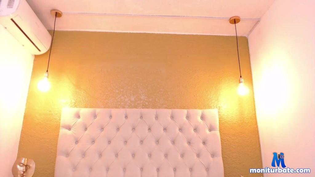 nia-rossy camsoda livecam performer profile