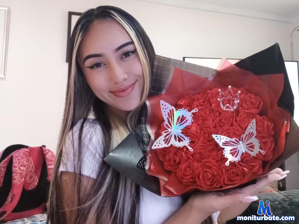 liaa-18 camsoda livecam performer profile