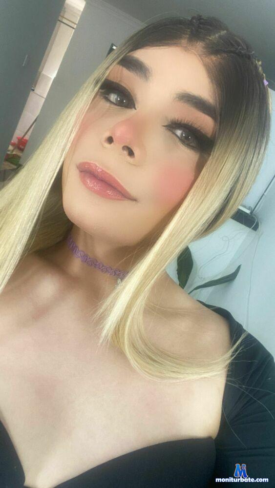 gaby-lovesex camsoda livecam performer profile