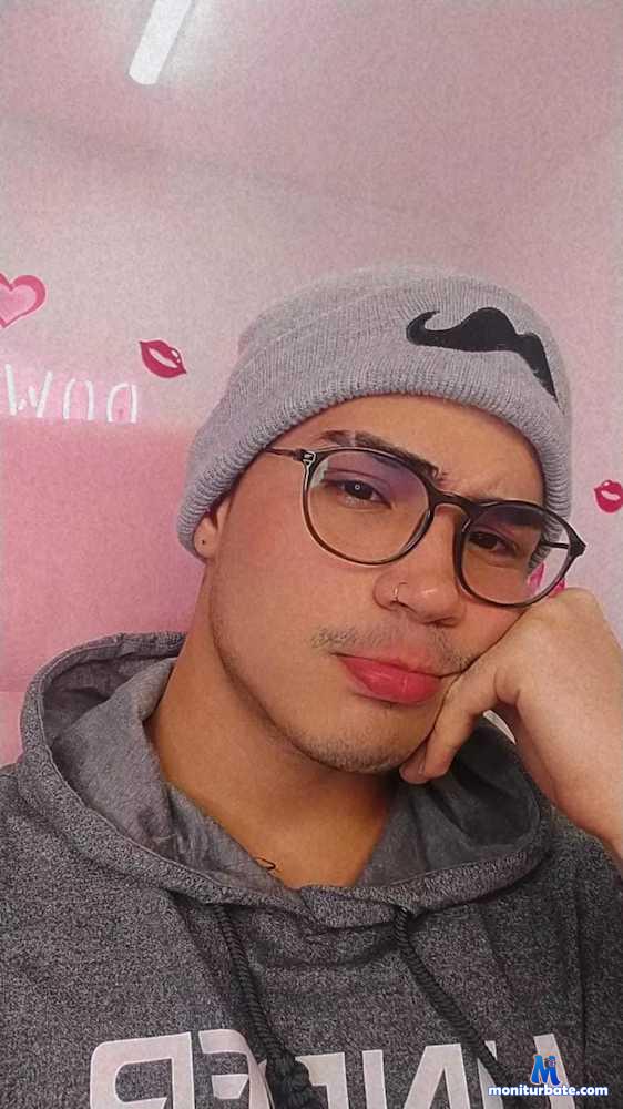 pobladoboy camsoda livecam performer profile