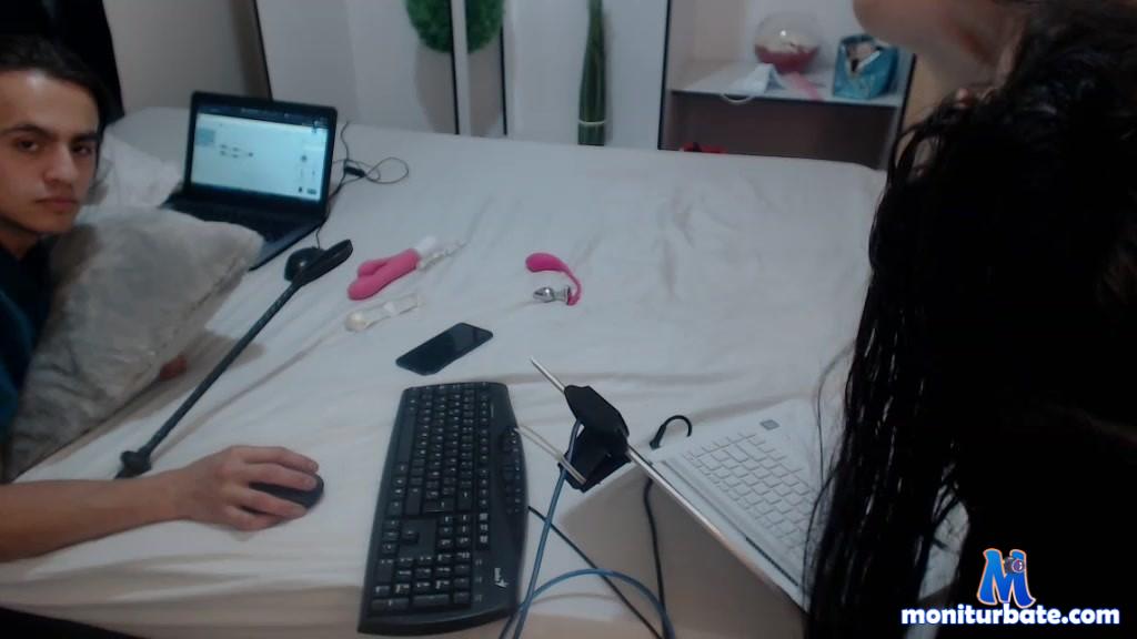 saramontano camsoda livecam performer profile