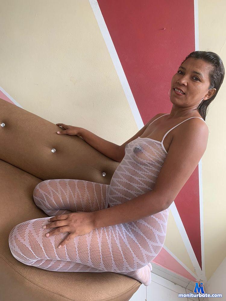 xmorena69x camsoda livecam performer profile