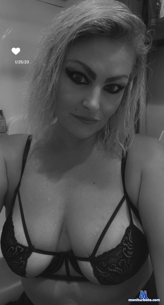 divadoll1983 Camsoda performer 