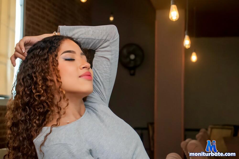 afroditadangelo camsoda livecam performer profile