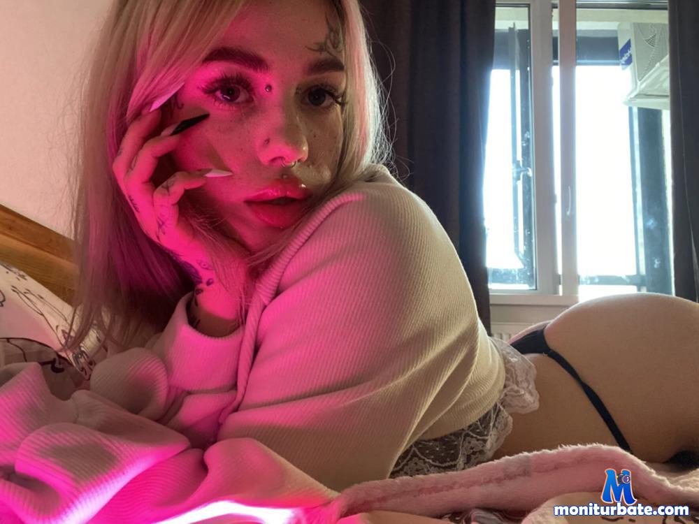 inchgirl camsoda livecam performer profile