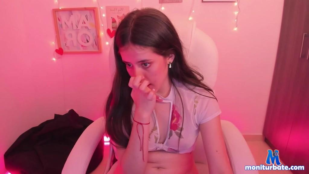 mia-marttinez camsoda livecam performer profile