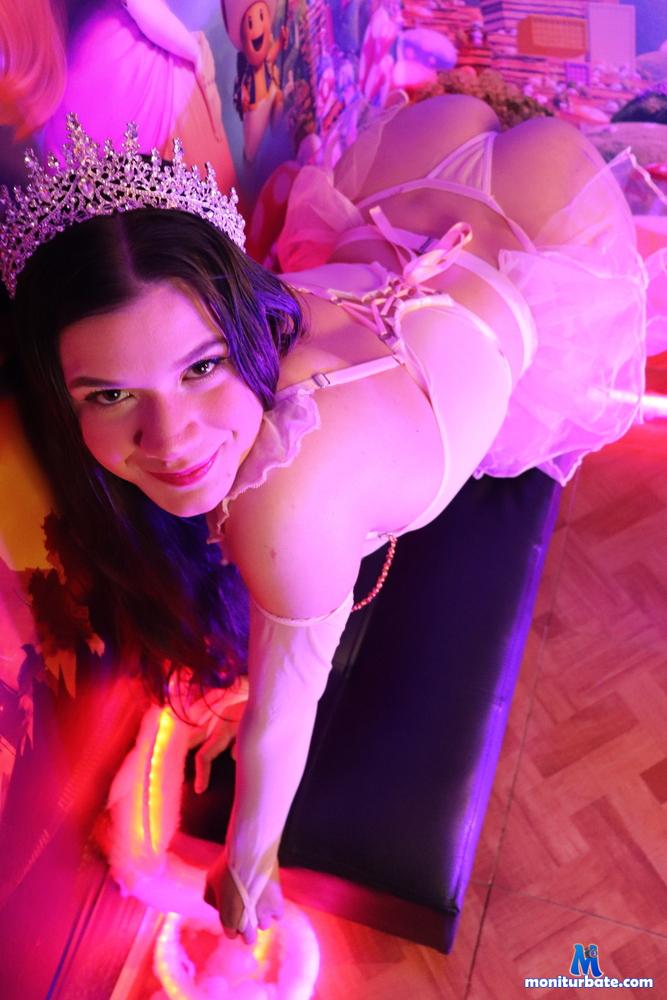 alexa-queen camsoda livecam performer profile