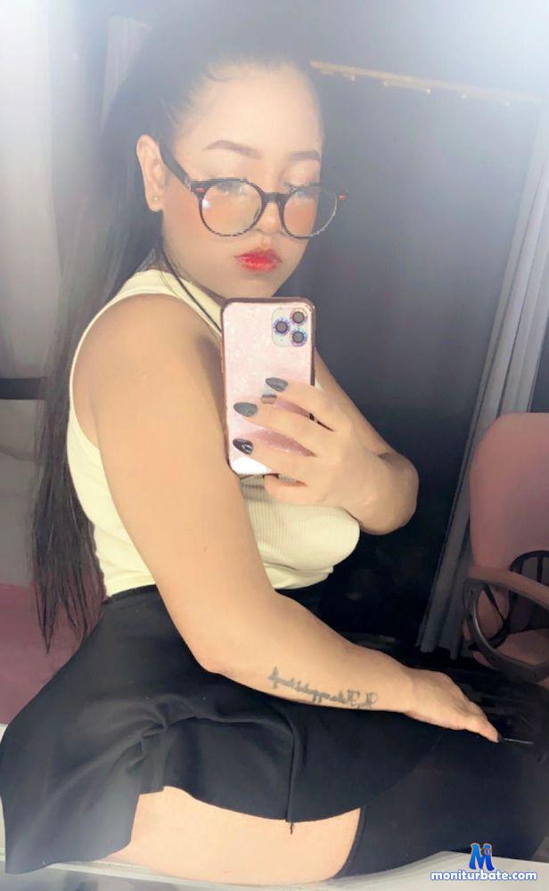 miadeyn camsoda livecam performer profile