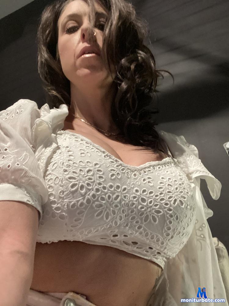 butterfly222 Camsoda performer 
