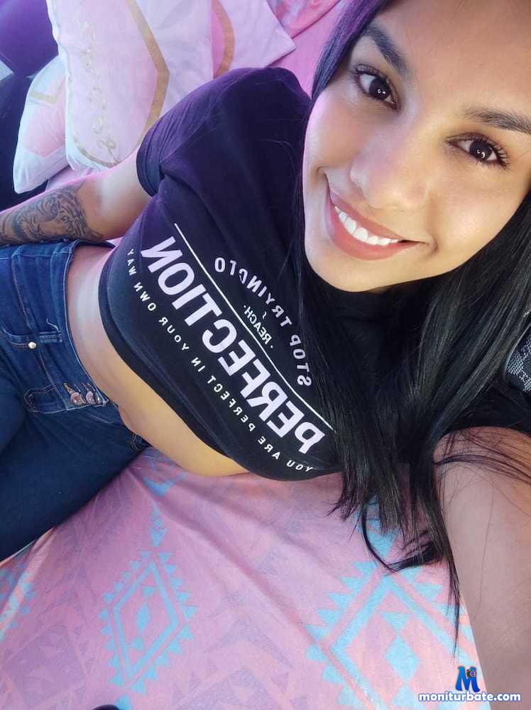 charolhot camsoda livecam performer profile