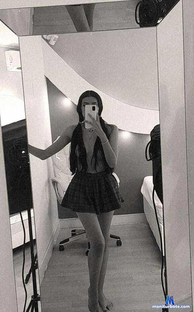 nia20x Camsoda performer 