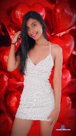 emmakeey Camsoda livecam show performer room profile