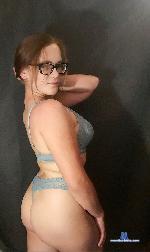 riverfoxiee Camsoda livecam show performer room profile