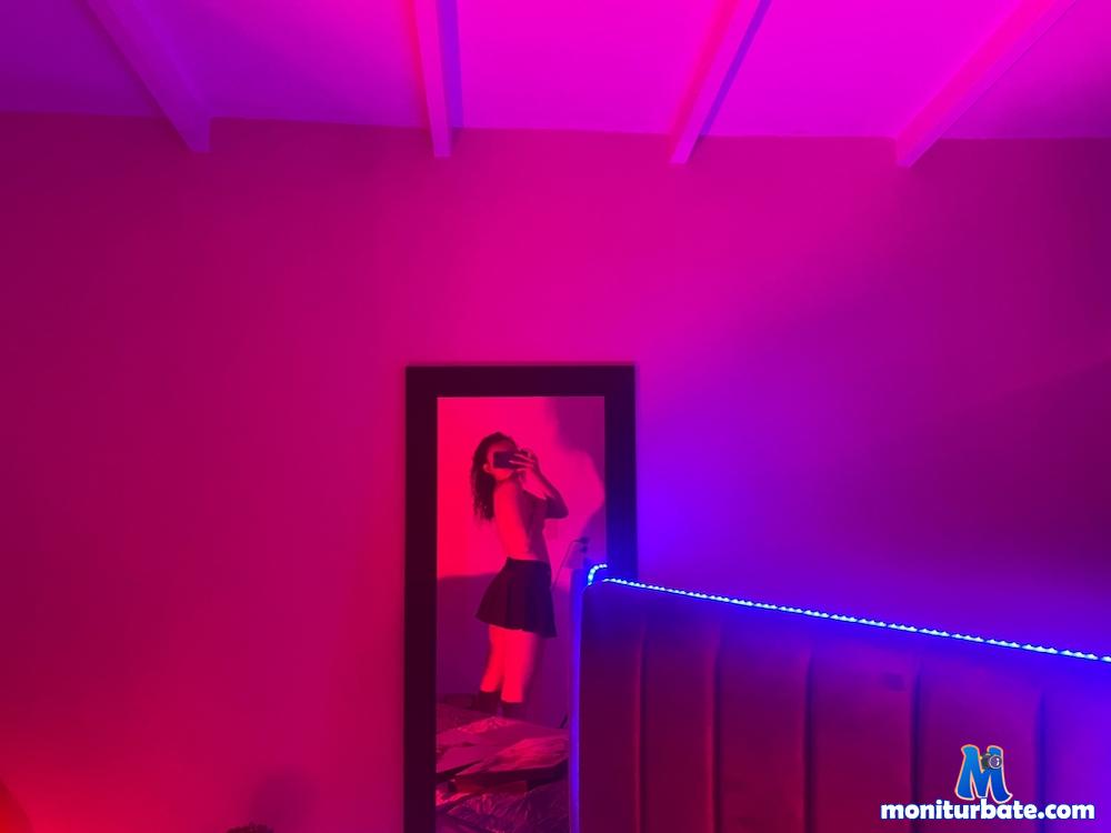 agatharey camsoda livecam performer profile