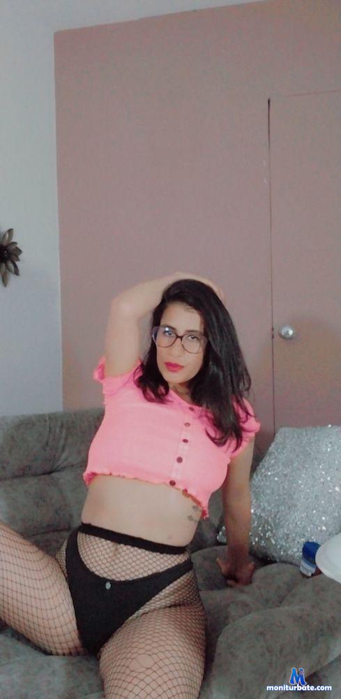 hari-ds camsoda livecam performer profile