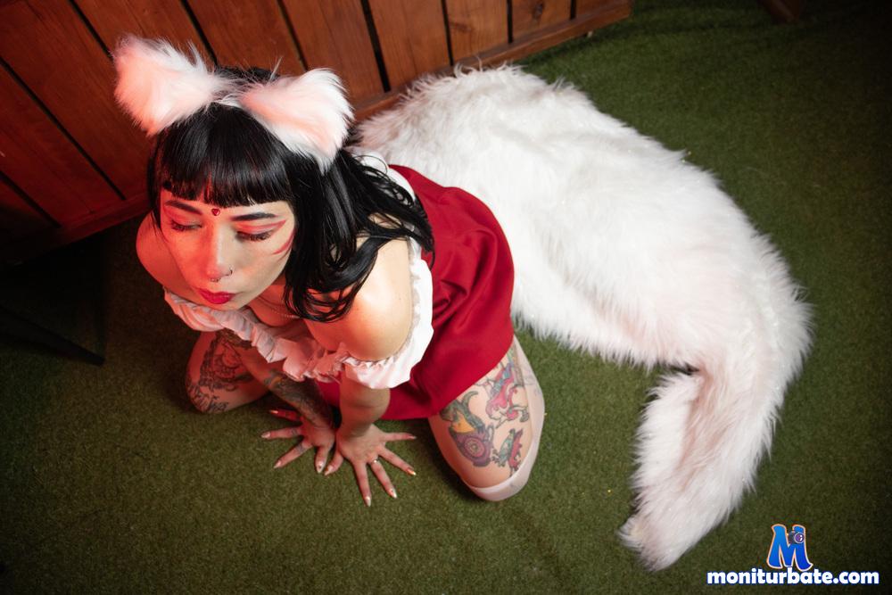 millymeow camsoda livecam performer profile