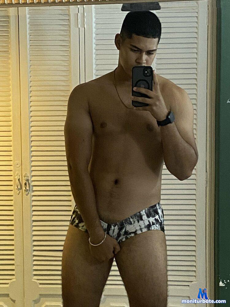 dylan-fox camsoda livecam performer profile