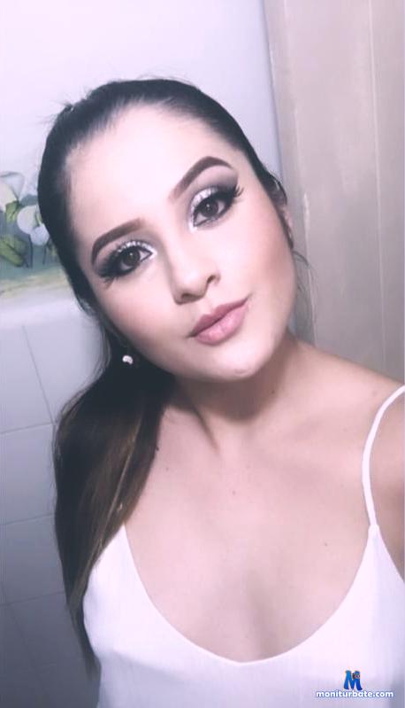 thalia-pink camsoda livecam performer profile