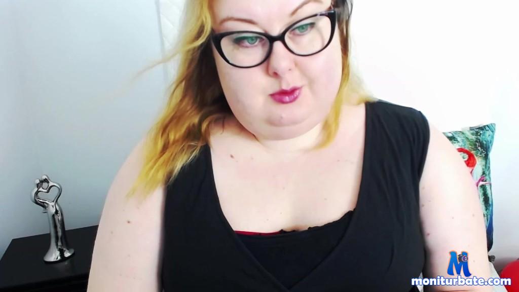 bonniehot camsoda livecam performer profile