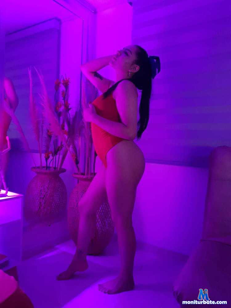julia-lix camsoda livecam performer profile