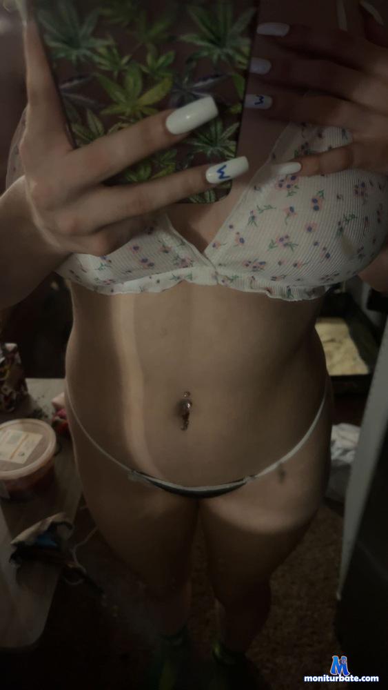 dirtyslut19 camsoda livecam performer profile