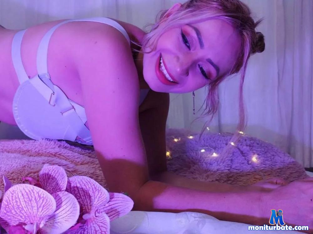 andrea-saenz12 camsoda livecam performer profile