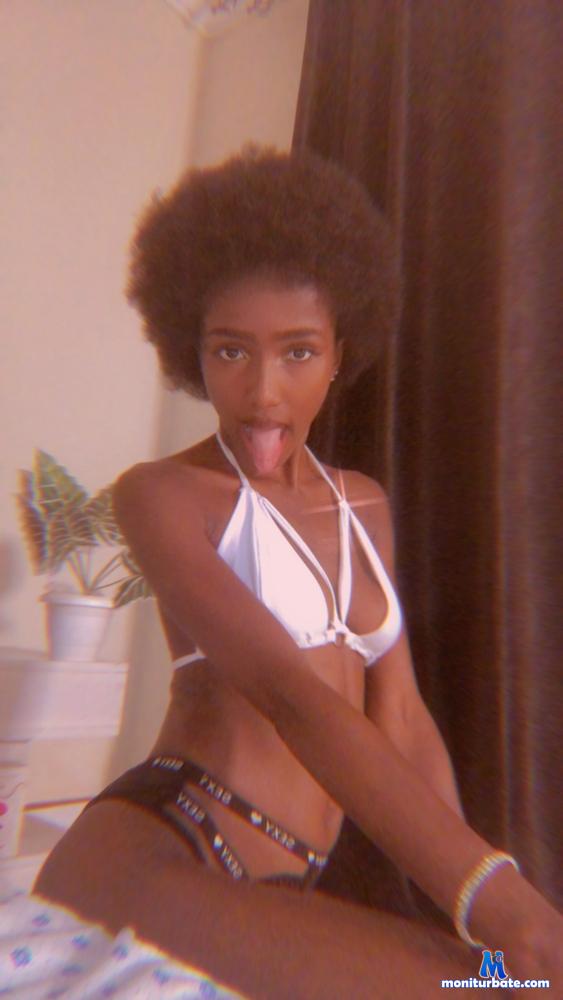hotsaurceebony camsoda livecam performer profile