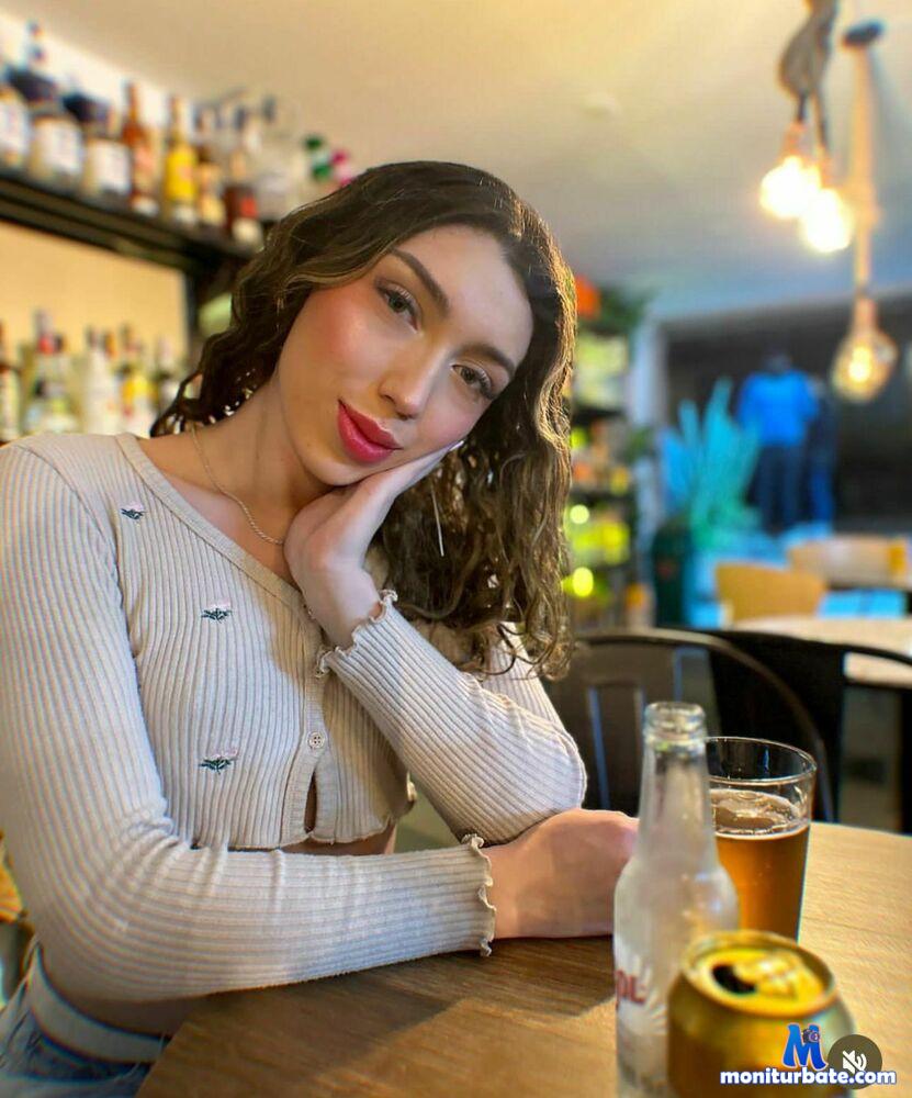 linda-morales camsoda livecam performer profile