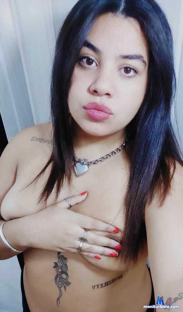 abrilmontana camsoda livecam performer profile