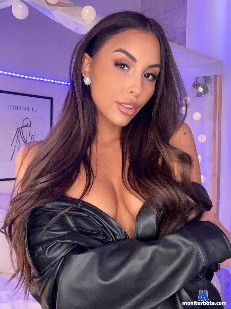 cherrybae camsoda livecam performer profile