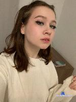 delamoon Camsoda livecam show performer room profile