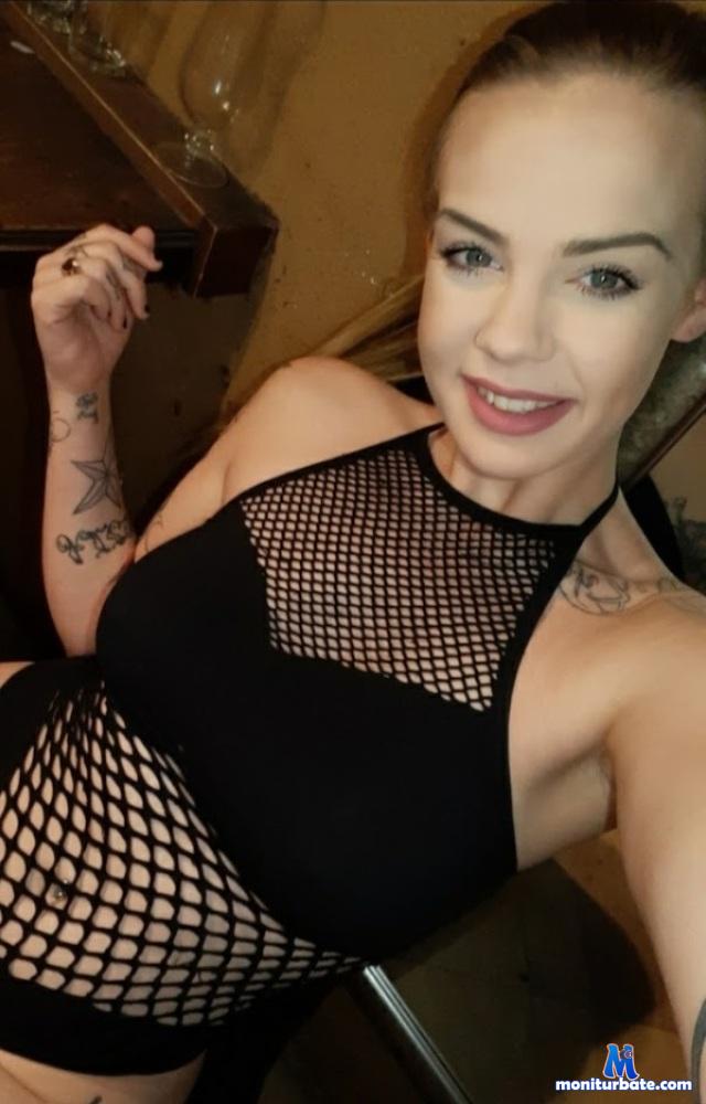 lunaskyyy camsoda livecam performer profile