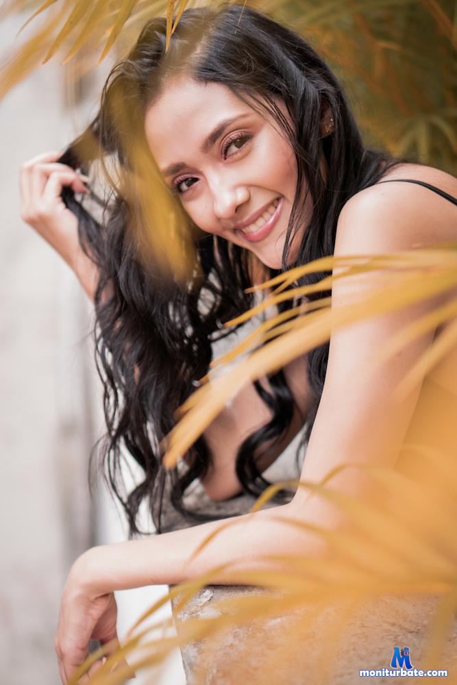 bella-peters camsoda livecam performer profile