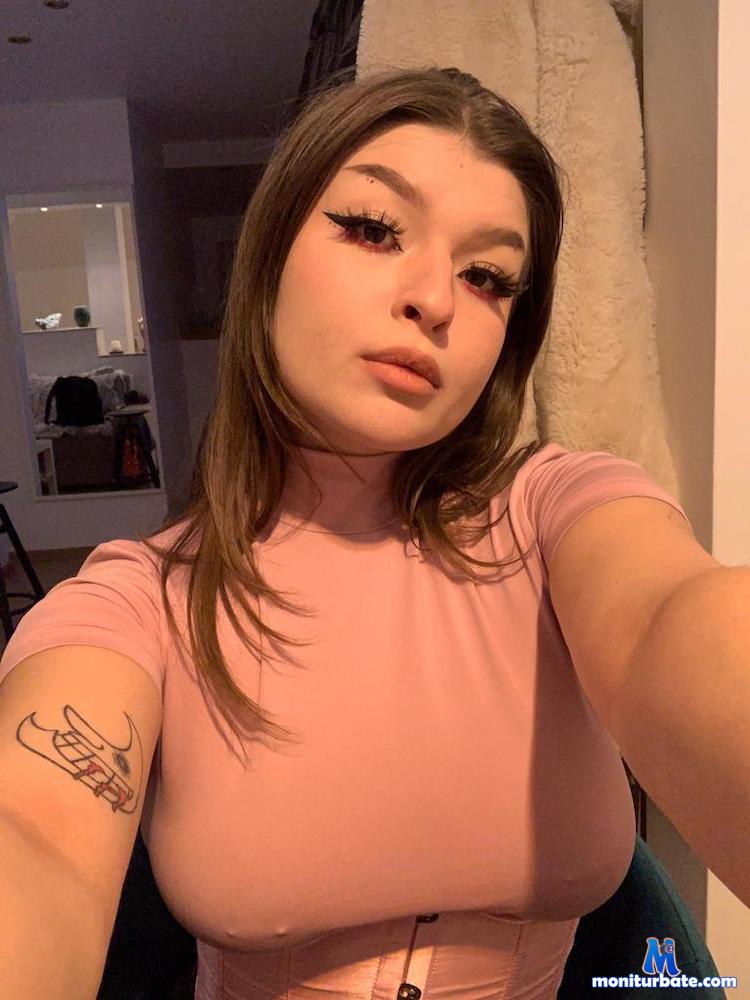 annacuttee Camsoda performer 