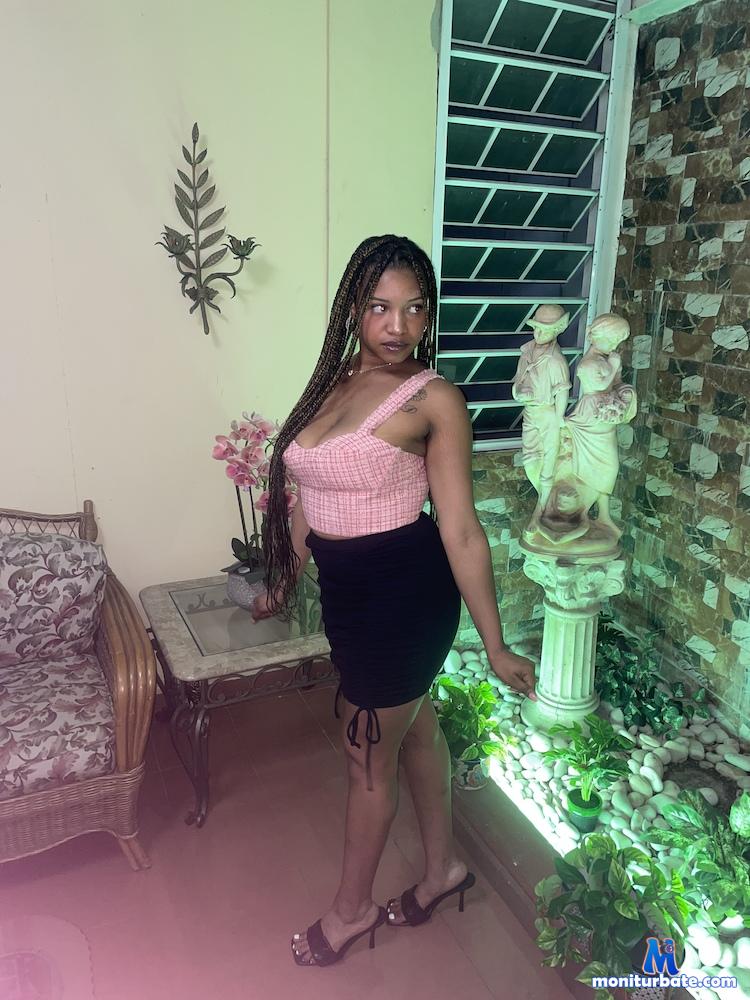 adaywithana camsoda livecam performer profile