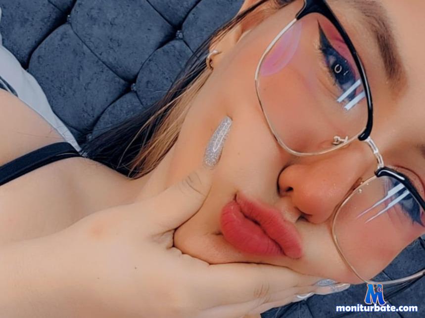 emily-5weet camsoda livecam performer profile