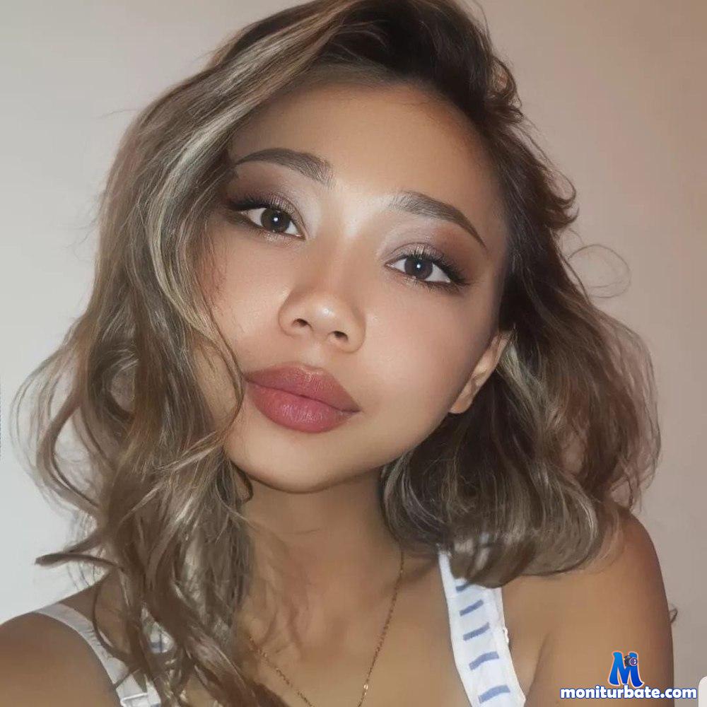 yunamoon camsoda livecam performer profile