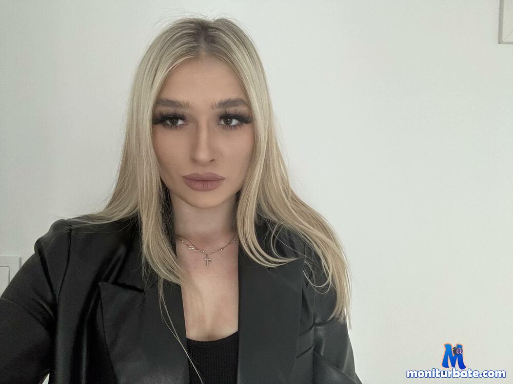 ginnycherry camsoda livecam performer profile