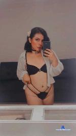 leyla-ruiz Camsoda livecam show performer room profile