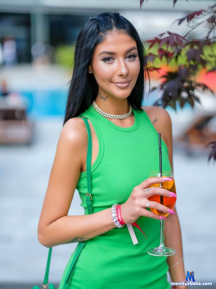 medusaspell camsoda livecam performer profile