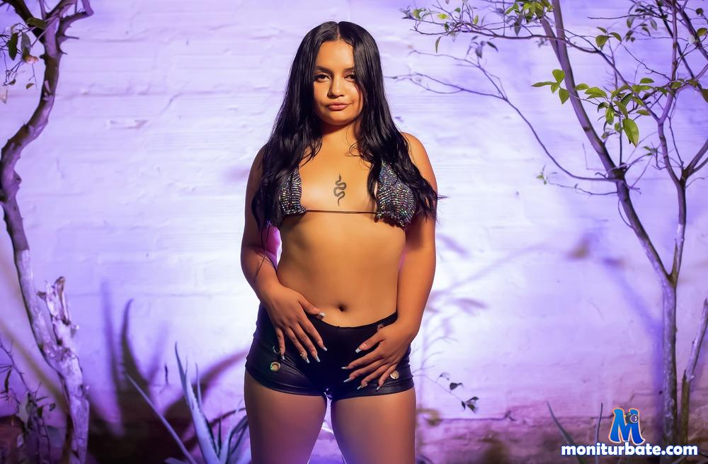 azulmiyer camsoda livecam performer profile
