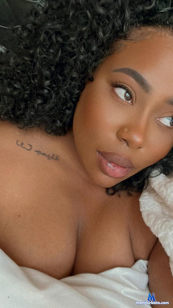 daniellladior camsoda livecam performer profile