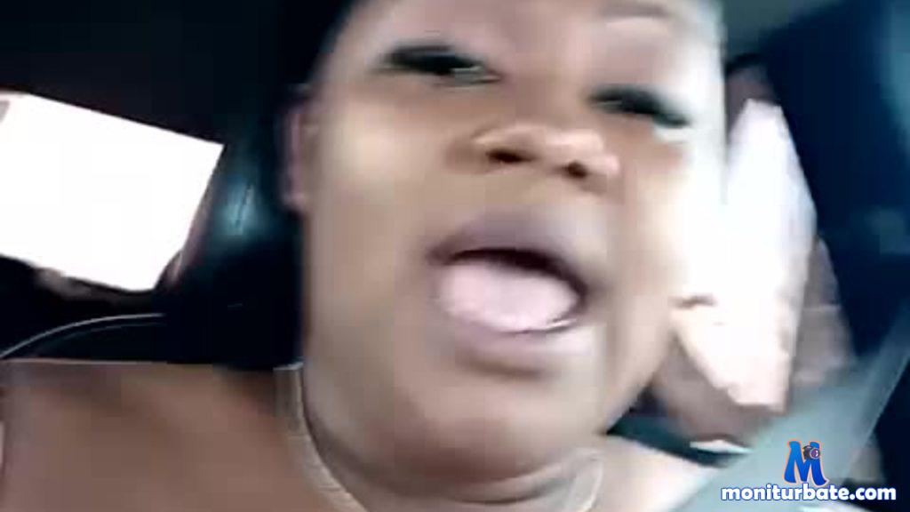 poisenivy Camsoda performer black big-tits curvy shaved-pussy squirter ebony