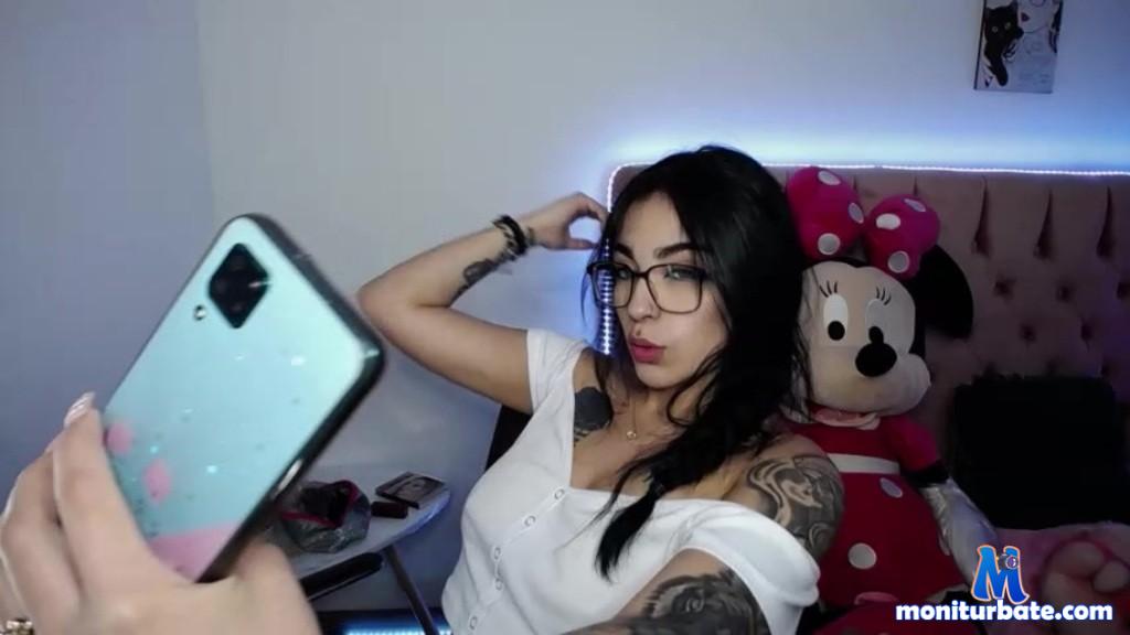 abril-x Camsoda performer 