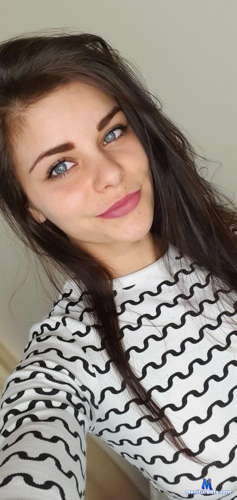 ariarianna camsoda livecam performer profile