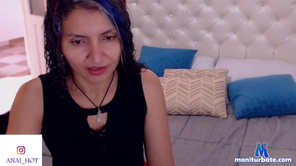erotic-anai camsoda livecam performer profile