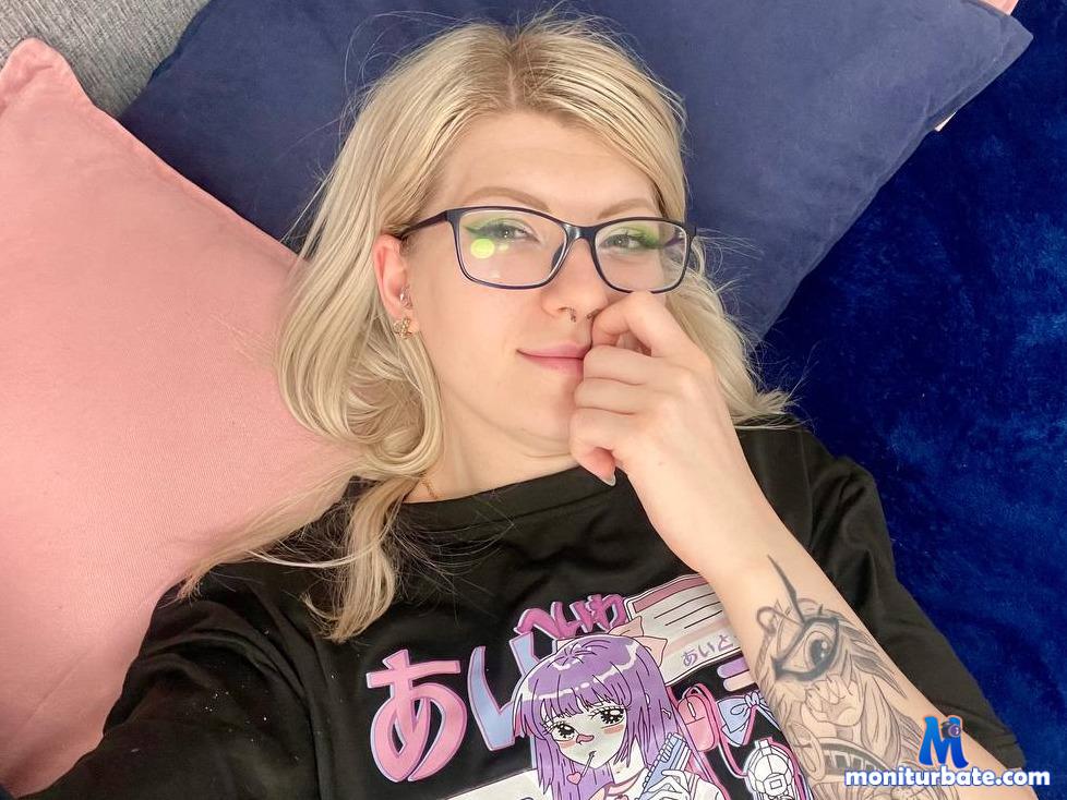 yanafromthemoon camsoda livecam performer profile