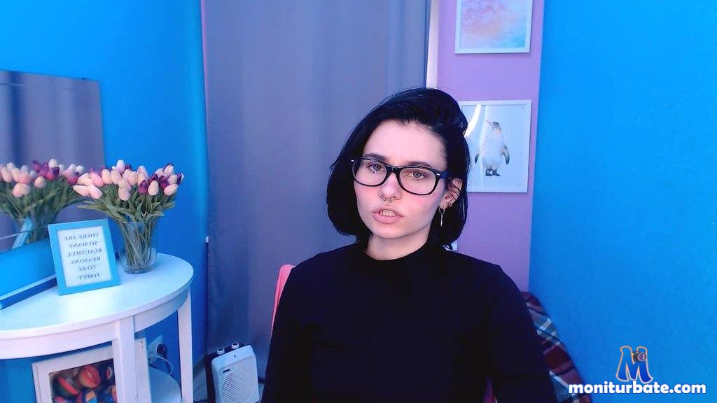 summerlizzie Camsoda performer curvy brunette feet fetish petite teen college